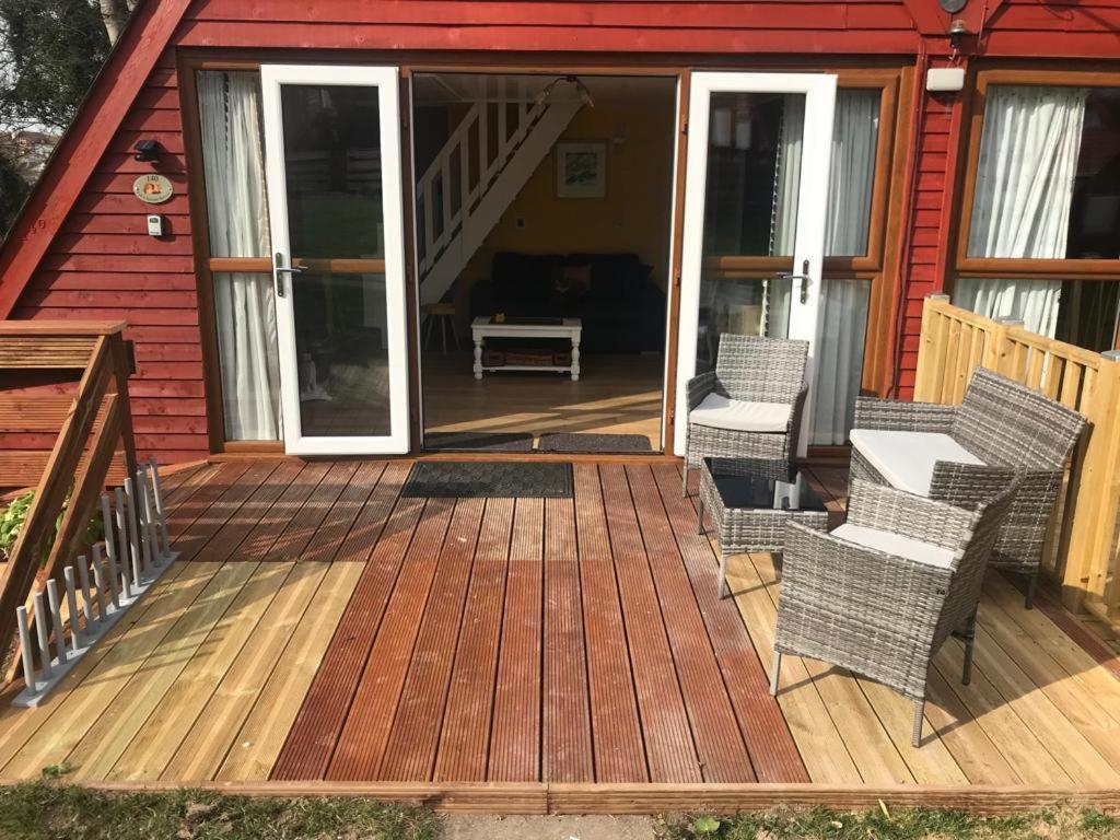 Foxes Sea Side Retreat Deluxe Chalet Is A Lovely Holiday Home Tucked Away On The Kent Coast Kingsdown  Eksteriør bilde