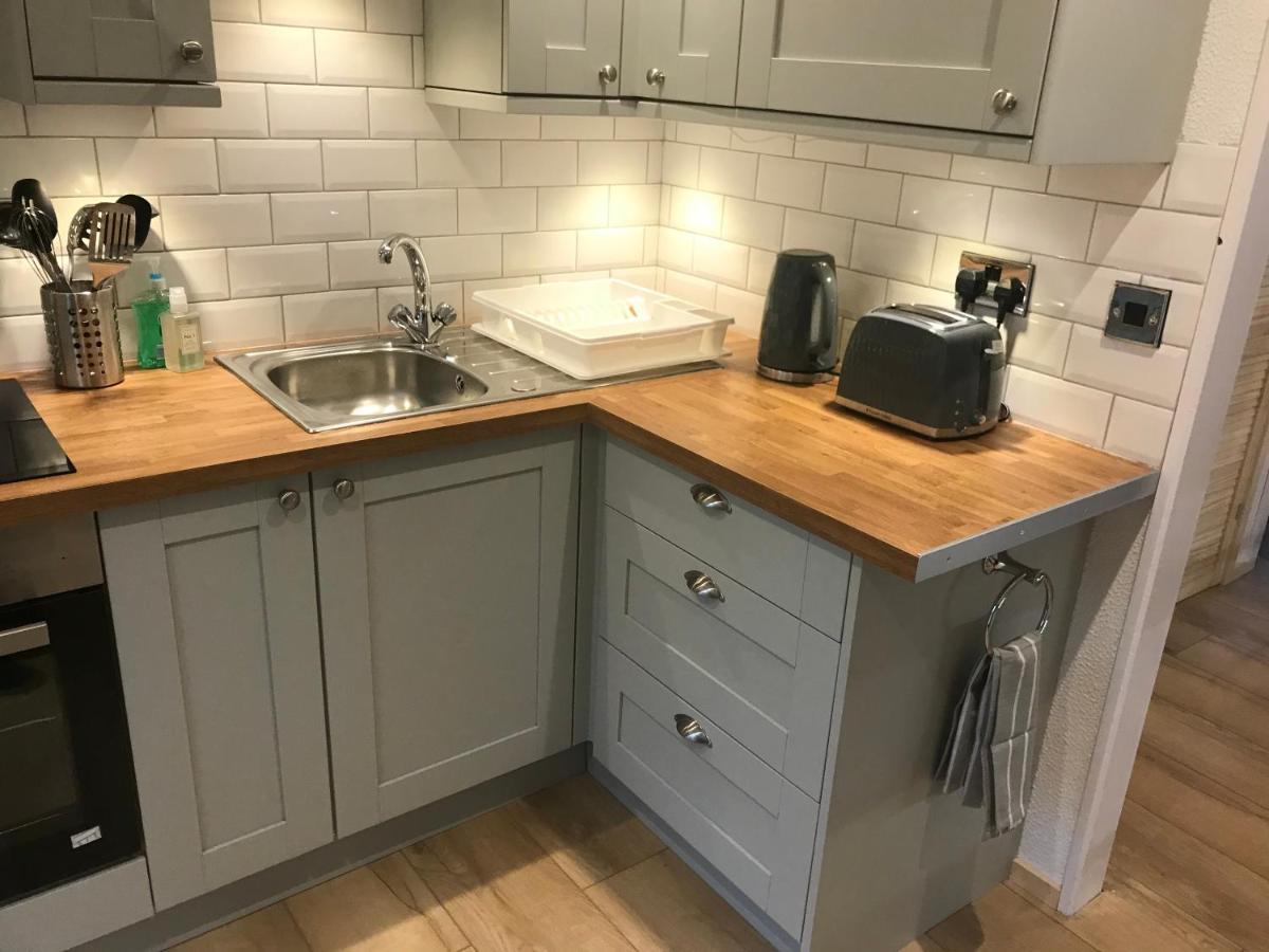 Foxes Sea Side Retreat Deluxe Chalet Is A Lovely Holiday Home Tucked Away On The Kent Coast Kingsdown  Eksteriør bilde