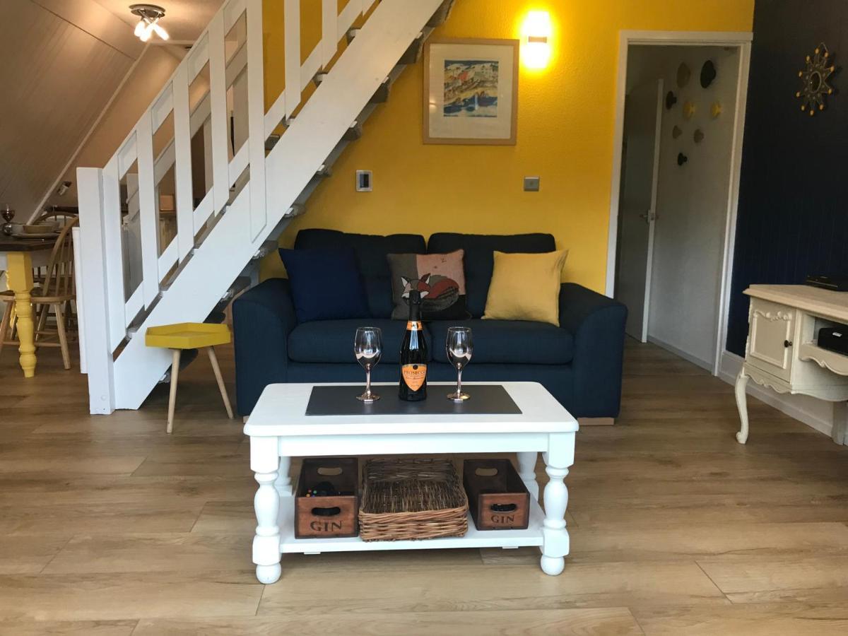 Foxes Sea Side Retreat Deluxe Chalet Is A Lovely Holiday Home Tucked Away On The Kent Coast Kingsdown  Eksteriør bilde