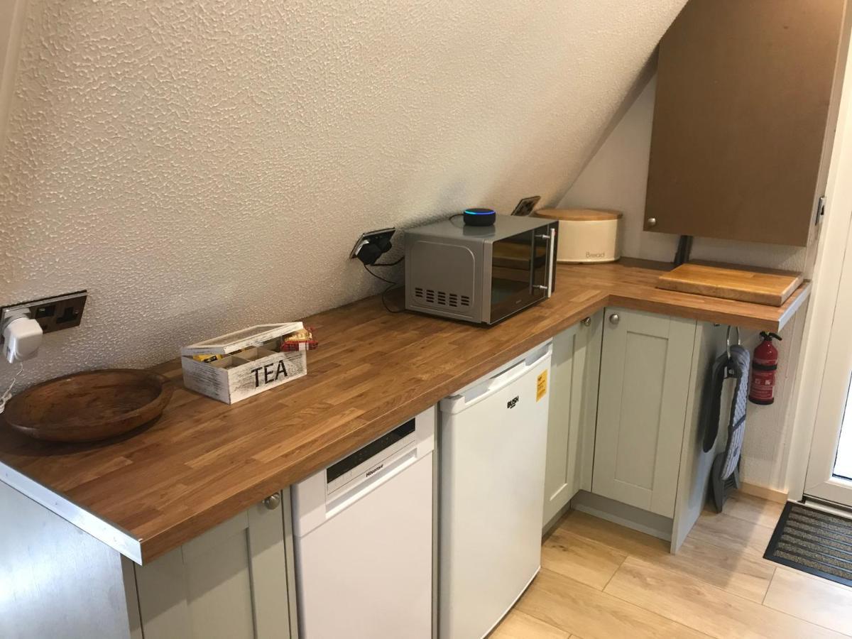 Foxes Sea Side Retreat Deluxe Chalet Is A Lovely Holiday Home Tucked Away On The Kent Coast Kingsdown  Eksteriør bilde